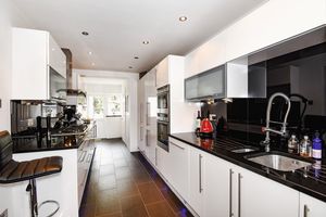 3 Kitchen- click for photo gallery